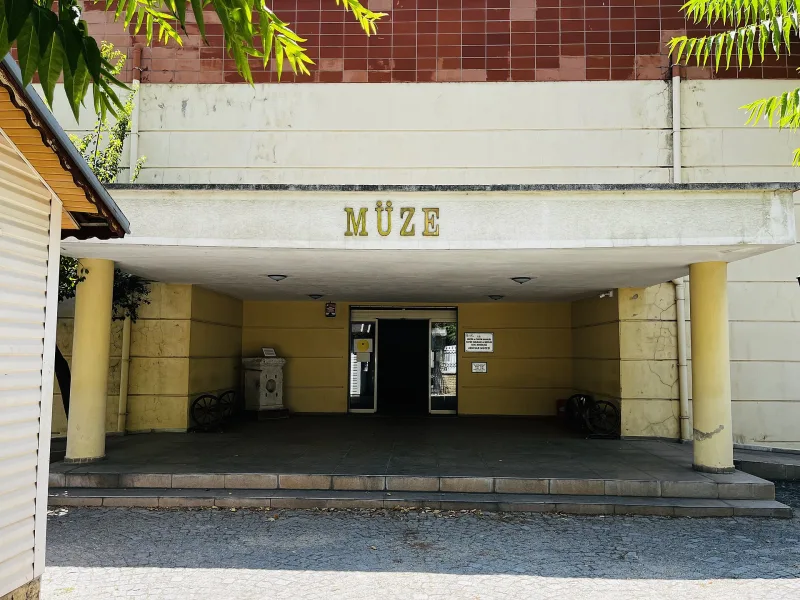 Het Akhisar-museum (Akhisar Müzesi): gids voor de tentoonstelling en het bezoek