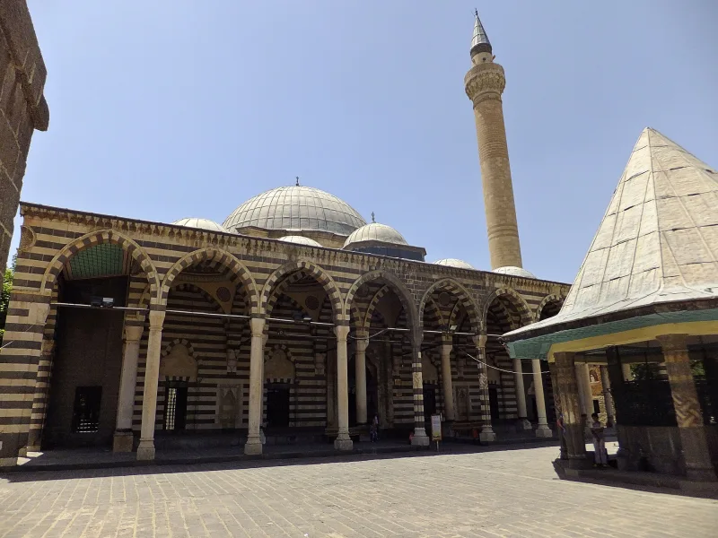 De Behram-pashi-moskee in Diyarbakır – een meesterwerk van Sinan uit de 16e eeuw