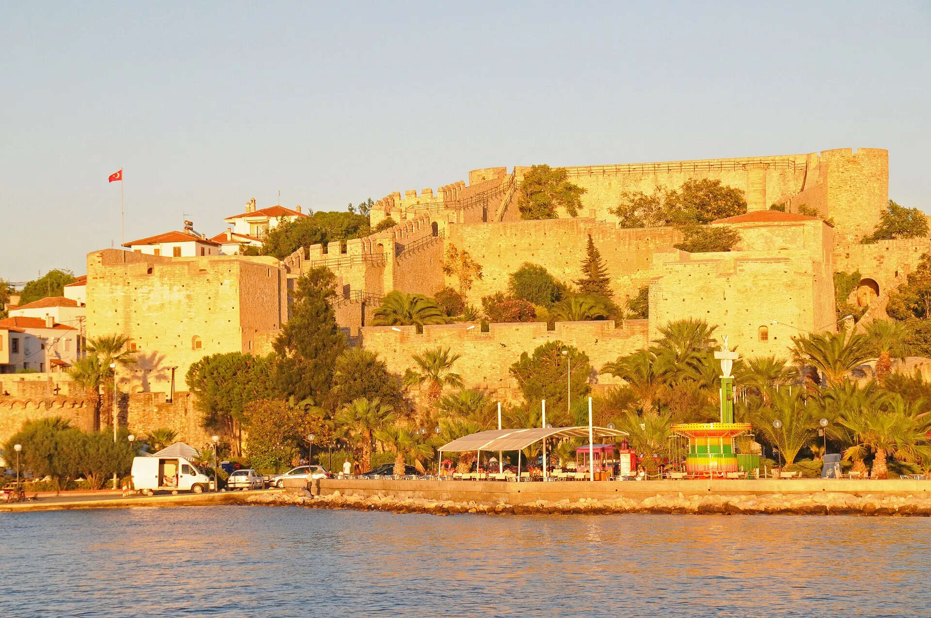 Het kasteel van Çeşme (Çeşme Castle) — een Ottomaanse vesting en museum aan de Egeïsche Zee