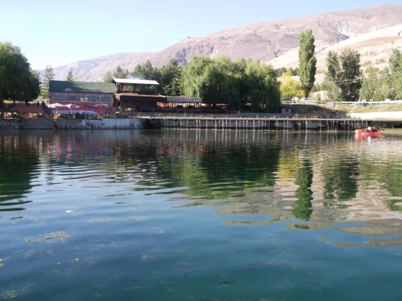 Yüksisu Pidjinj Area — recreatiepark bij Erzincan, Turkije