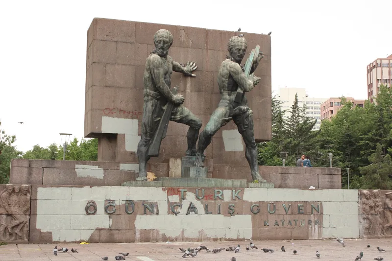 Güvenpark in Kızılay – het monument voor de veiligheid en het hart van Ankara