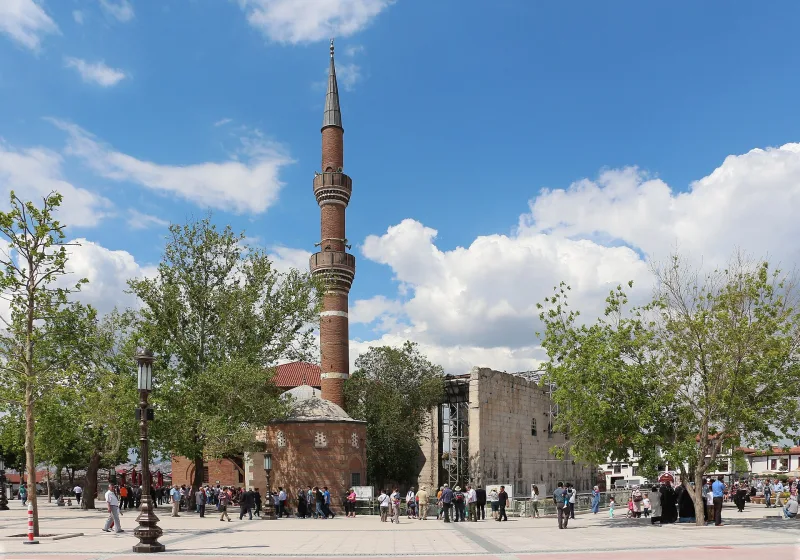 De Hacı Bayram-moskee in Ankara — een heiligdom en türbe uit de 15e eeuw