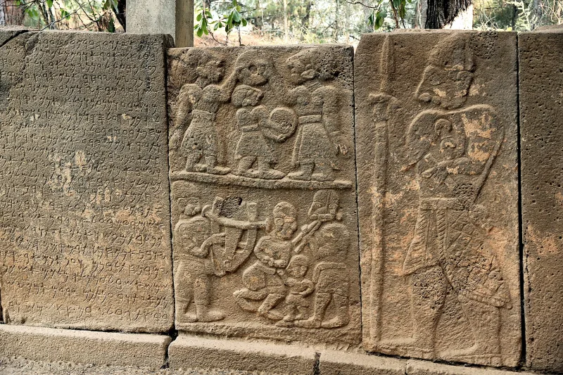 Karatepe — ville néo-hittite et pierre de Rosette