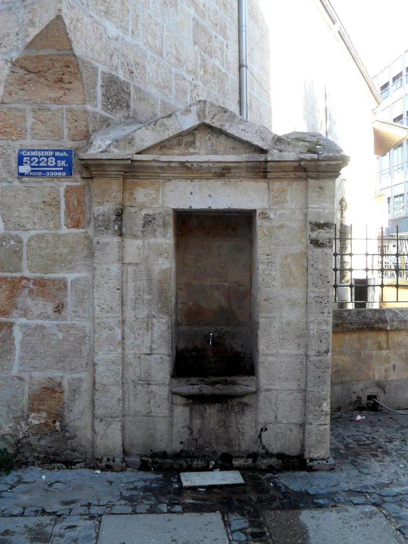 De Oude Moskee (Mersin) — geschiedenis en architectuur van de Eski Cami