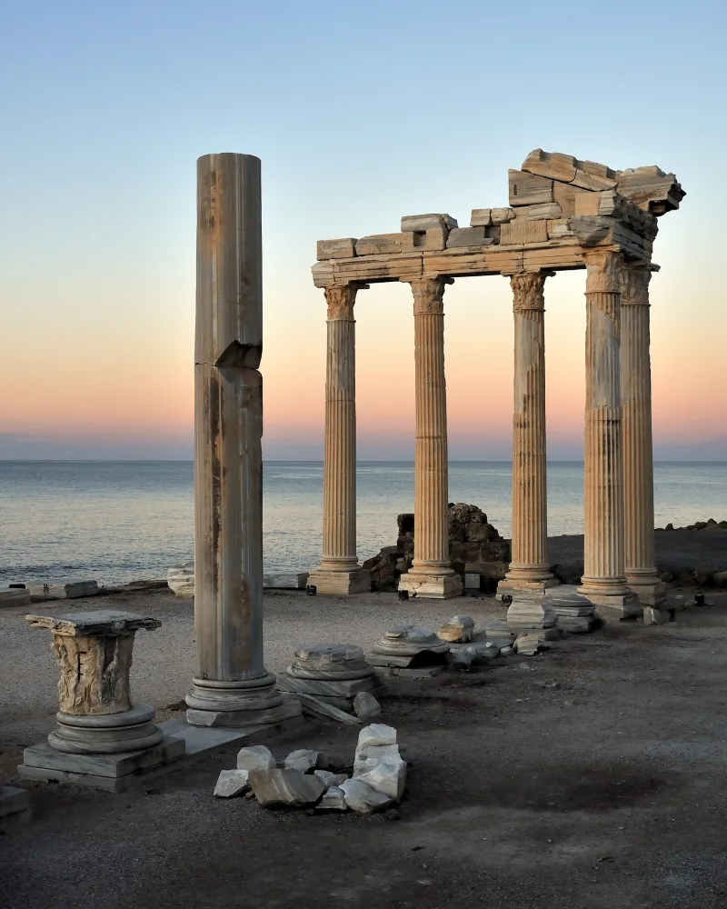 Side: de antieke stad en de tempel van Apollo — reisgids voor Antalya