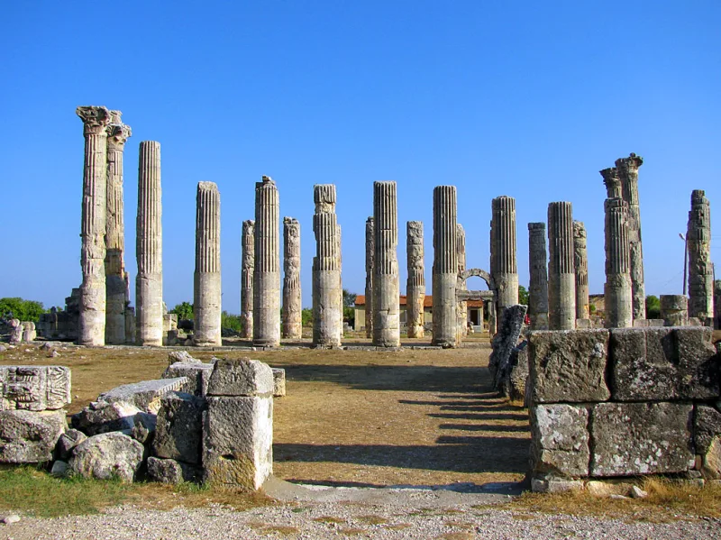Uzuncaburç (Diokaisareia) — de tempel van Zeus Olba in Mersin