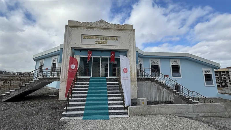 Malatijoje 57 iš 125 per žemės drebėjimus sugriautų mečečių buvo atstatytos ir atidarytos pamaldoms.