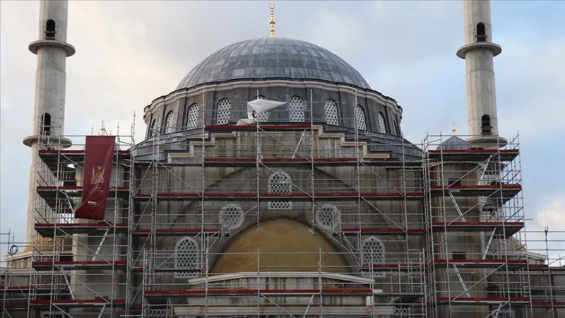 Pradėtas tyrimas dėl grasinančių skambučių į Eyüp Sultan mečetę Prancūzijoje