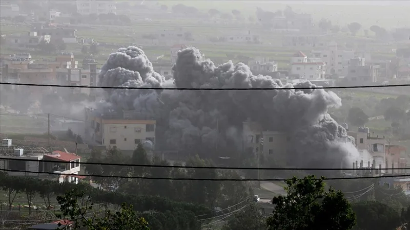 Dešimt žmonių žuvo per Izraelio oro antskrydį prieš pastatą Libano rytuose