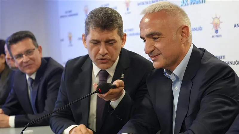 Prezidentas E. Erdoğan telefonu pasveikino AK partijos Antalijos skyrių su šventėmis