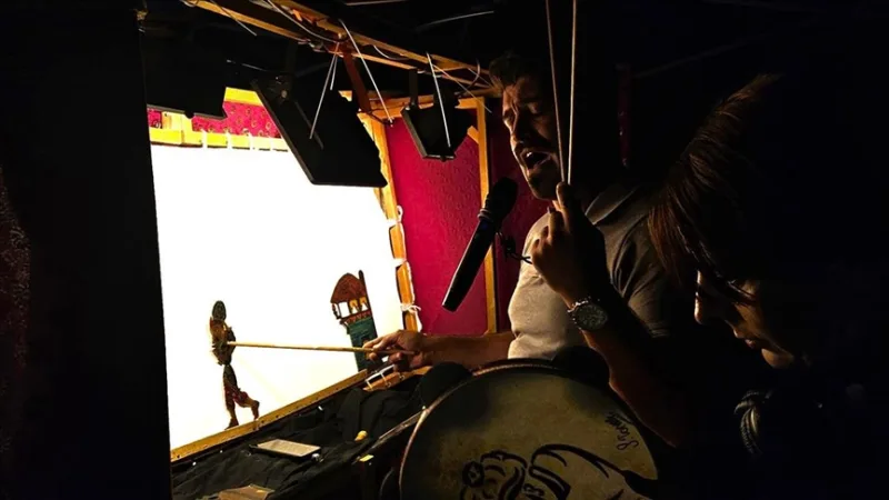 Menininkas Aytuğ Çelik įvertino Turkijos lėlių meno ateitį