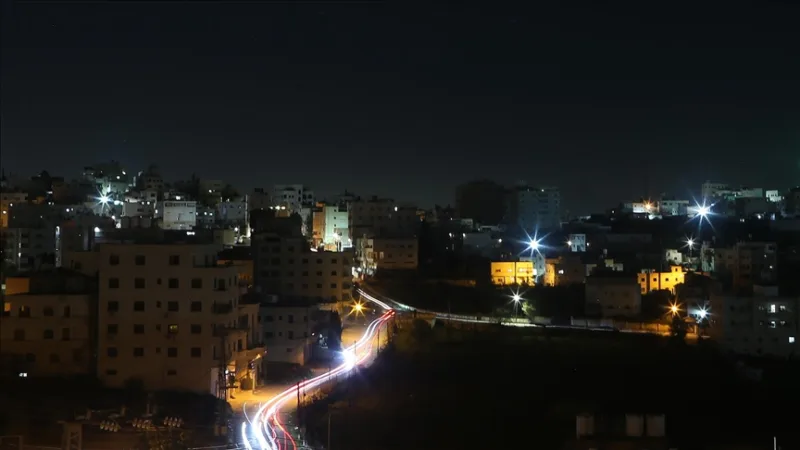 Izraeliečiai, užgrobę Palestinos teritorijas, okupuotame Vakarų Krante sužeidė 3 palestiniečius