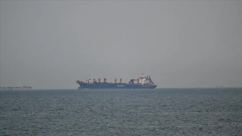 Fars News Agency: More than 350 tankers are awaiting permission from Iran to pass through the Strait of Hormuz