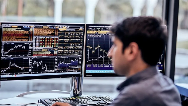 Az árupiacokon az energiapiaci kockázat és a kamatvárakozások hatottak