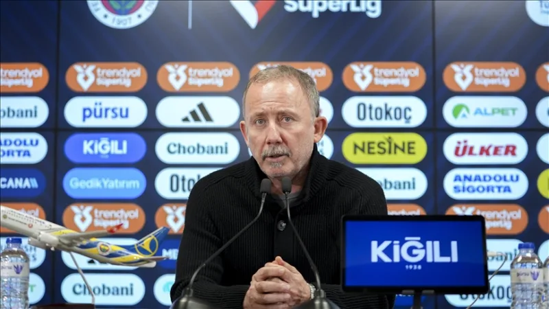 Trener Beşiktaşu Sergen Yalçın: Wygranie meczu dzięki takiemu rzutowi karnym nie pasowało do tej nocy