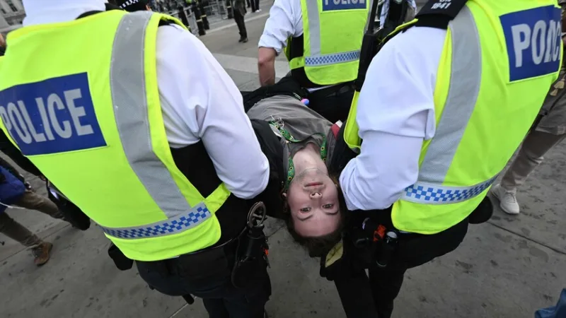 Londonis vahistati 523 inimest „Palestine Action“ rühmituse toetusaktsiooni käigus