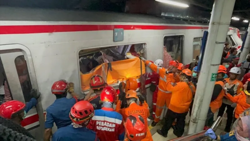 Bei einem Zugunglück in Indonesien sind 4 Menschen ums Leben gekommen, 38 wurden verletzt