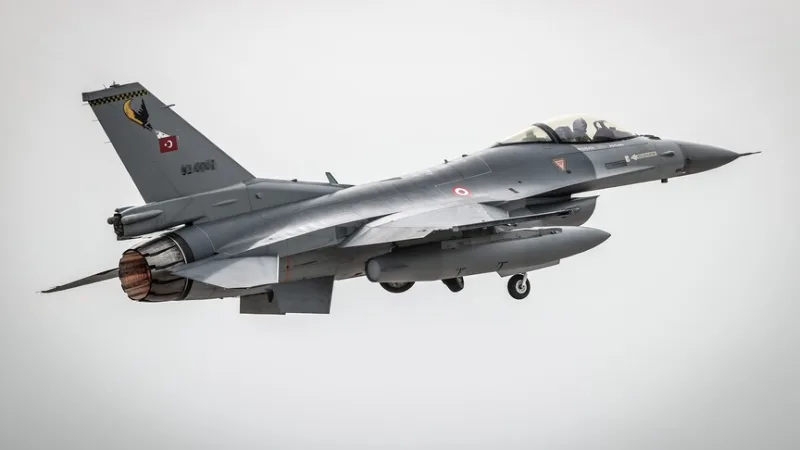 EFES-2026 tatbikatı kapsamında Bandırma'dan F-16'lar havalandı