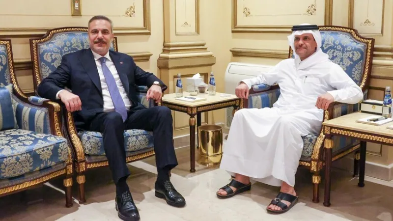 Minister van Buitenlandse Zaken Fidan heeft tijdens zijn bezoek aan Doha een ontmoeting gehad met de vicepremier van Qatar, Al Sani