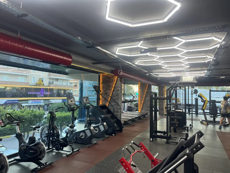 Black Bull Pro GYM — Kuntosali Alanyassa: Online-tilaus, hinnat ja arvostelut