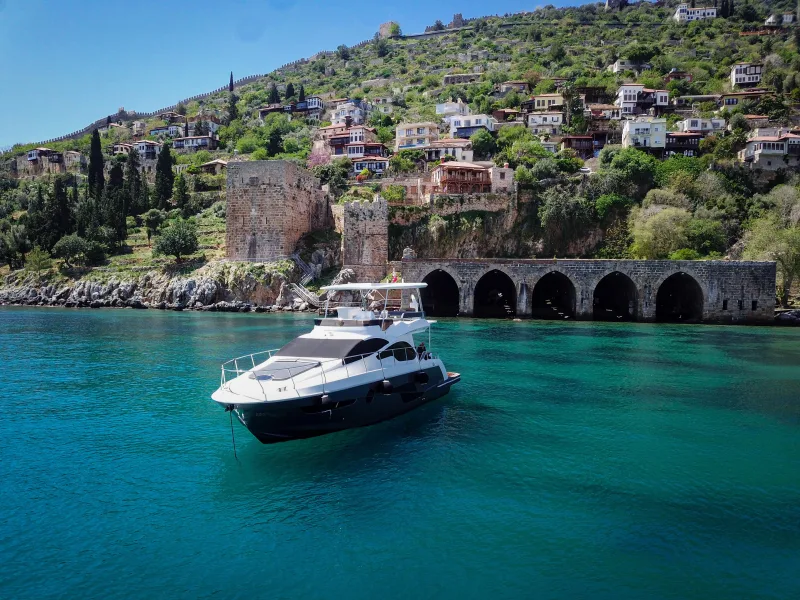 Luxury yacht ride along the picturesque coast of Alanya